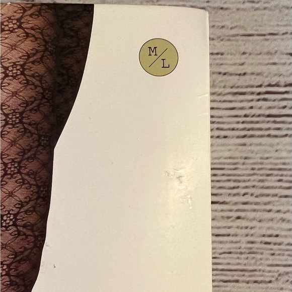 2 pairs of women’s tights - NIP - Picture 5 of 6